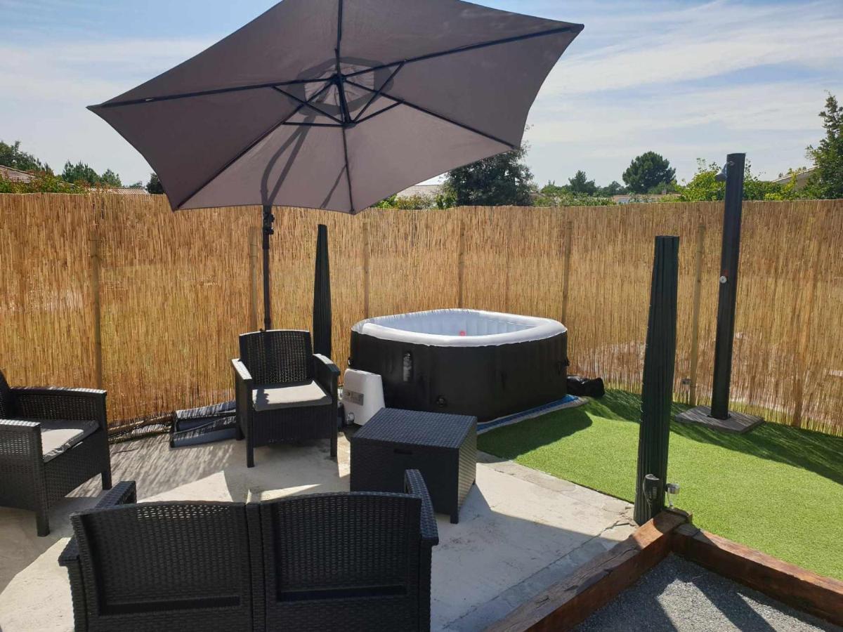 Beau Logement Avec Terrasse, Jacuzzi Et Terrain De Petanque Privatif A 5 Minutes De La Plage Audenge Exterior foto